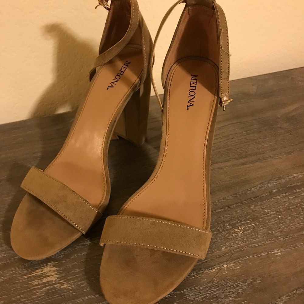 Heels - Picture 2 of 3